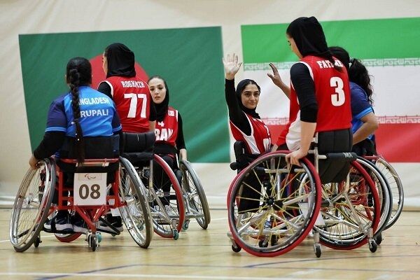 دختران بسکتبال با ویلچر سه نفره برای مقام اول جنگیدند