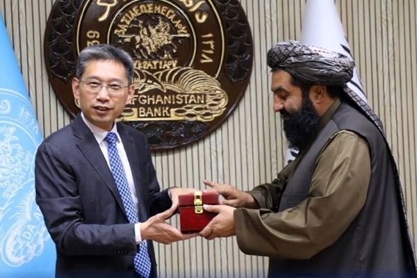  سفیر چین در کابل از تمایل کشورش برای گسترش همکاری‌های مالی و اقتصادی با افغانستان خبر داد