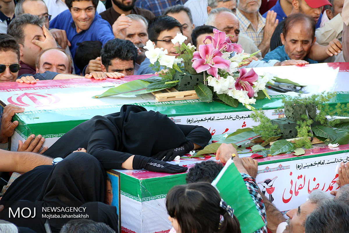 تشییع پیکر مطهر شهدای دفاع مقدس در اصفهان
