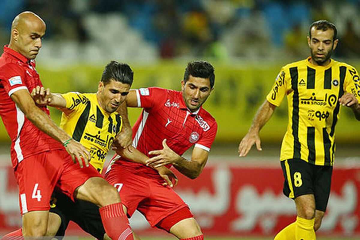 بازی سپاهان و سپیدرود رشت