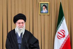 همه از رئیس جمهور و دولت خدمت‌گزار حمایت کنند