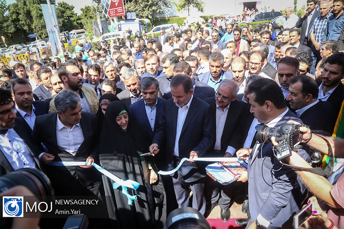 افتتاح چهارمین نمایشگاه توانمندی های روستاییان و عشایر