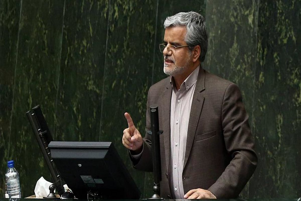 محمود صادقی