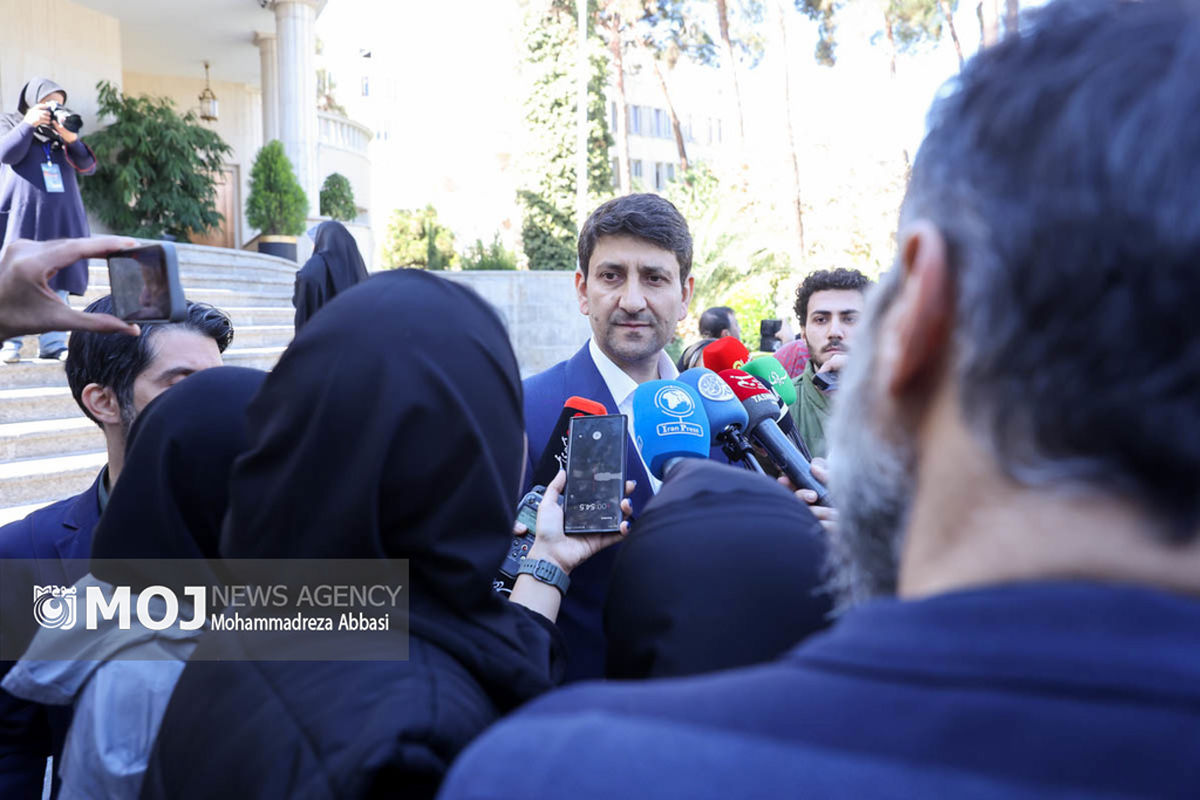 حاشیه جلسه هیات دولت - ۱۶ آبان