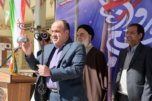  دانش‌آموزان نجف آبادی به رشادت شهدا و رزمندگان این شهر ببالند