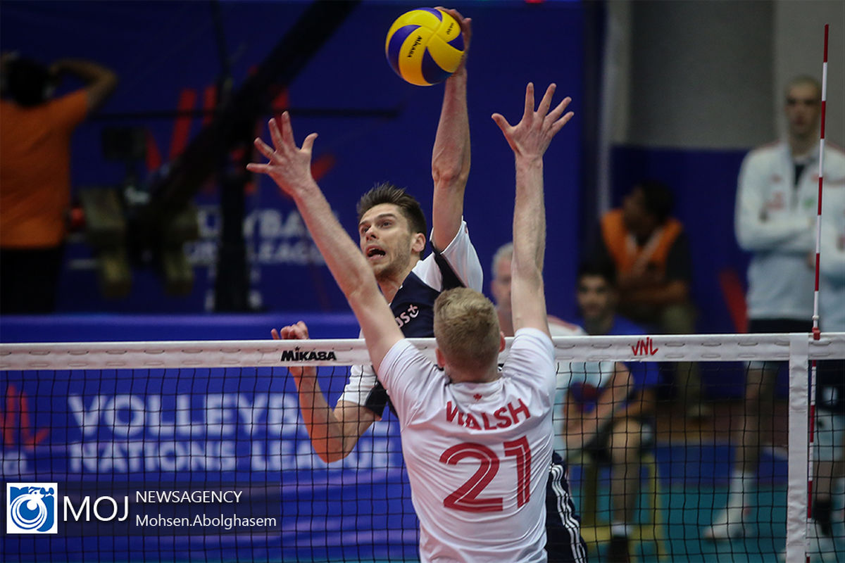 دیدار تیم های ملی والیبال کانادا و لهستان