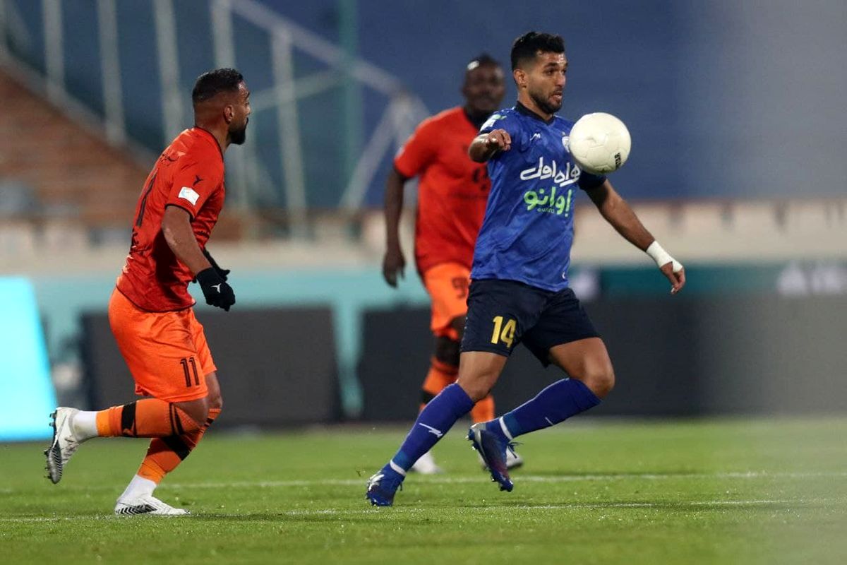 فوتبال مس رفسنجان و استقلال