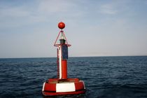 خداحافظی با بویه های فلزی در پهنه های آبی هرمزگان