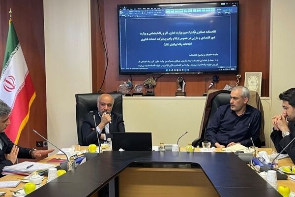 تبادل نظر برای تدوین راهکارهای مشترک تسهیل فعالیت بنگاه ها و کسب و کارهای خرد و آسیب دیده در نبرد رمضان