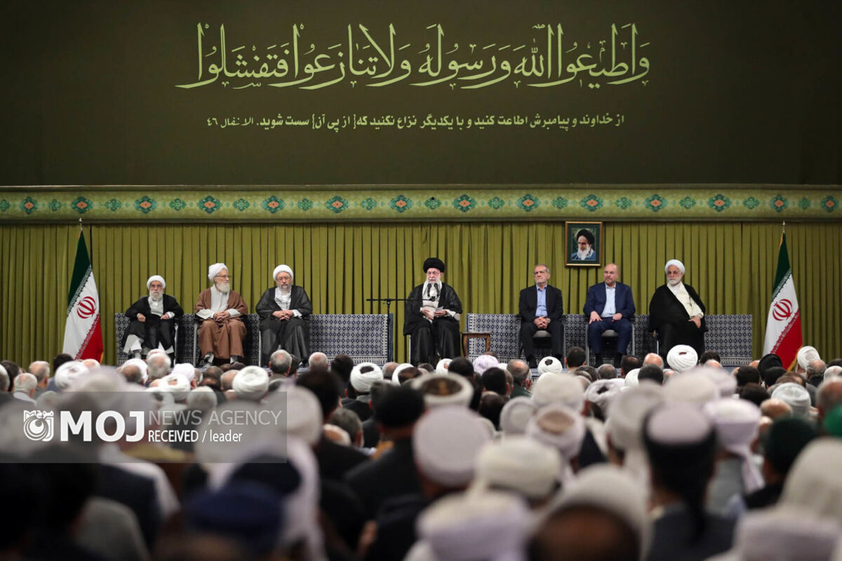 دیدار مسئولان نظام، سفرای کشورهای اسلامی و میهمانان کنفرانس وحدت با رهبر معظم انقلاب
