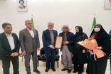 نشان درجه یک هنری توسط وزیر ارشاد به استاد هنرهای نمایشی هرمزگان اعطا شد