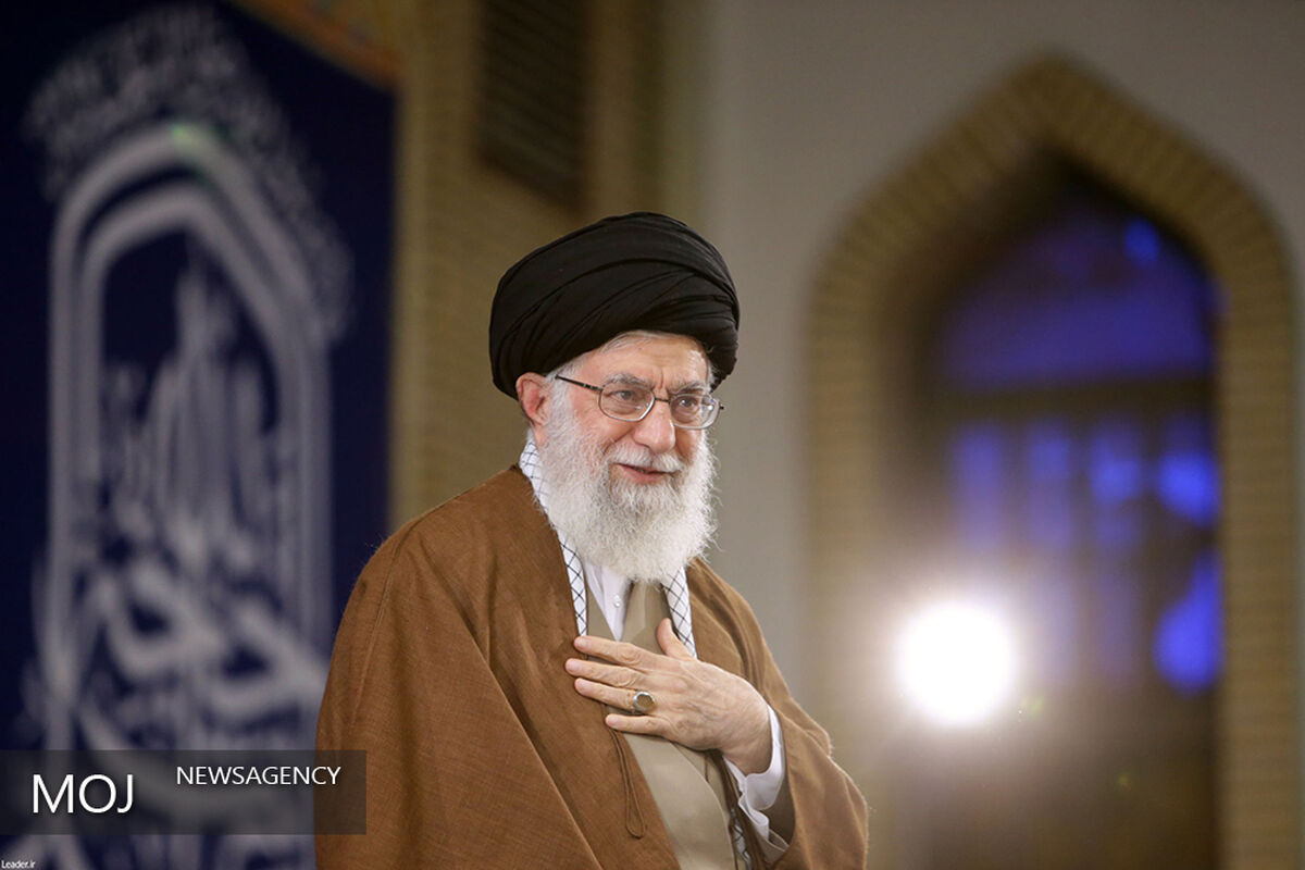 دیدار دانش‌آموزان و دانشجویان با مقام معظم رهبری