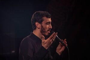 مداحی حاج مهدی رسولی در منزل مادر شهیدان باقری + فیلم