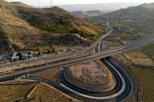 زیباسازی پل‌ها و تقاطع‌های غیرهمسطح شهر بندرعباس با تصویرسازی هنرمندان