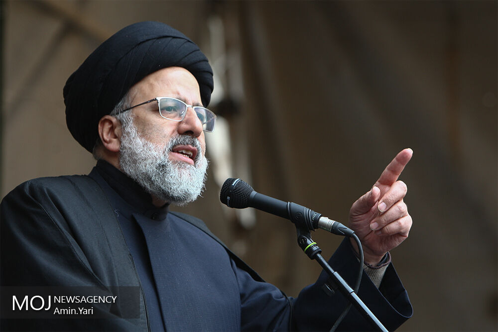 دست کسانی که به بیت المال دست درازی کردند را از بازو قطع می کنیم