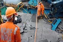 کشته شدن ۱۶ هندی بر اثر سقوط جرثقیل