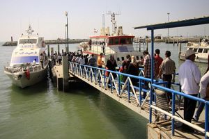 تعطیلی بندر مسافری شهید حقانی به دلیل شرایط جوی نامساعد