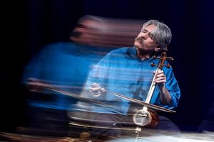 اجرای کنسرت کیهان کلهر با نوازنده نامی ویولنسل آمریکایی چینی‌تبار