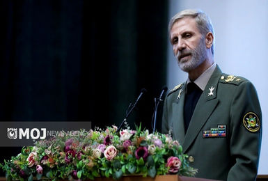 دیپلماسی و دفاع در یک میدان مشترک هستند