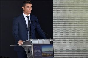 فرودگاه زادگاه کریس به نام رونالدو تغییر نام داد+تصاویر