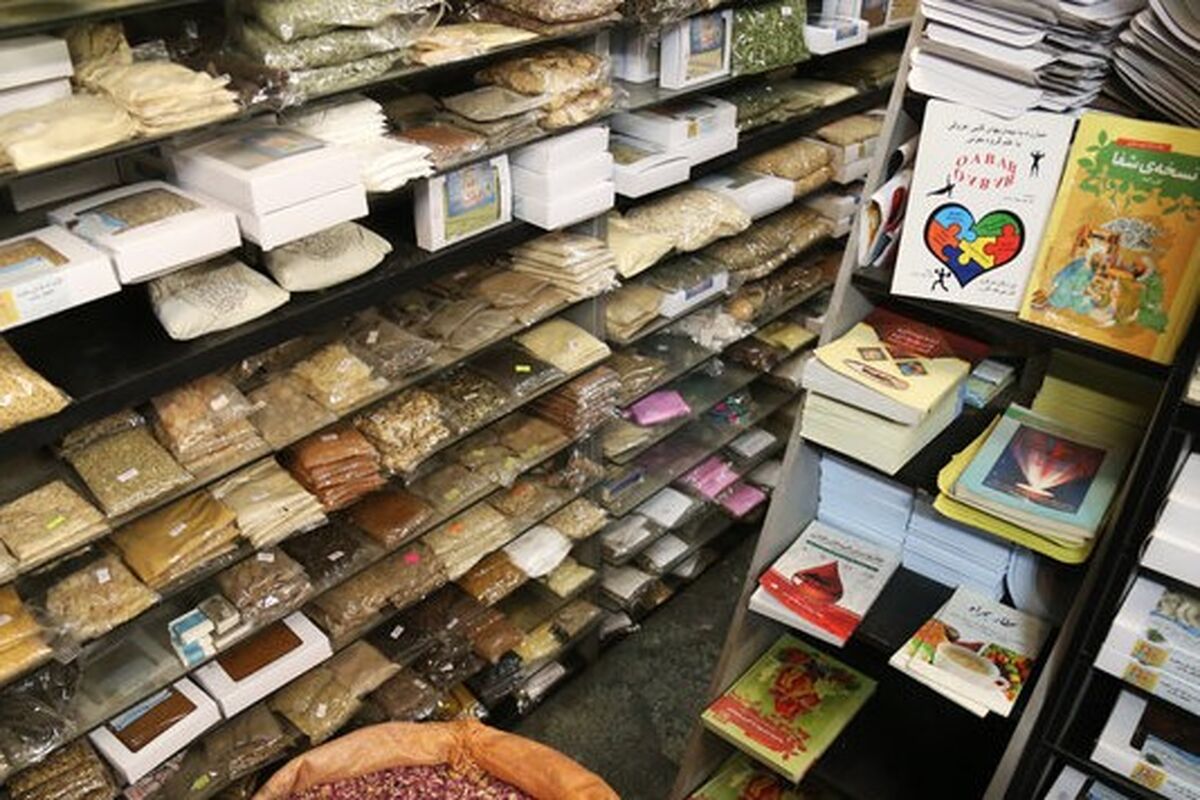 کشف ۶۶۹ دارو و عرقیجات گیاهی غیر مجاز 