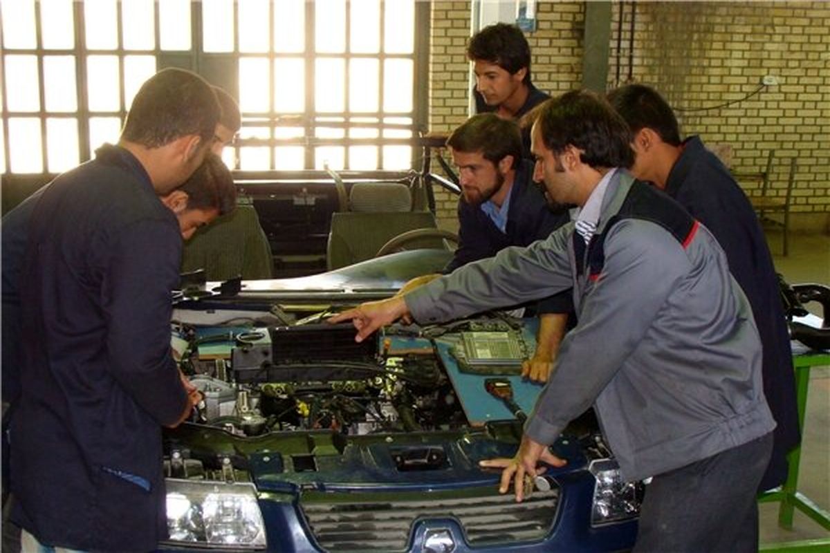 الزام به رشد آموزشکده‌های فنی و حرفه ای