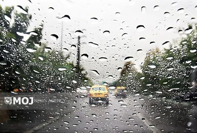 پیش بینی رگبار و رعد و برق در نیمی از استان‌های کشور