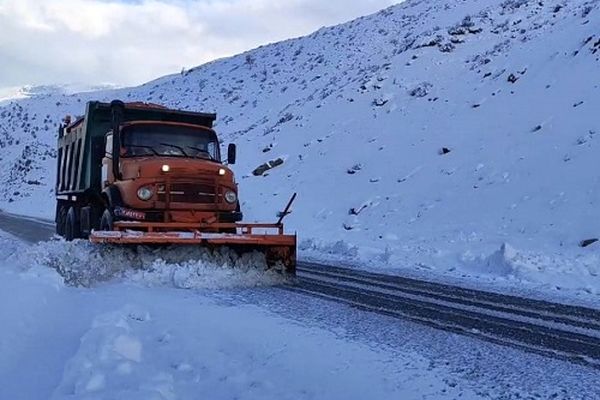 بارش برف و باران در محورهای مواصلاتی 11 استان کشور