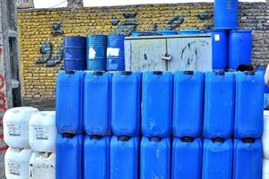 کشف 12 تن مواد شیمیایی غیر مجاز از دو واحد صنفی متخلف  در درچه