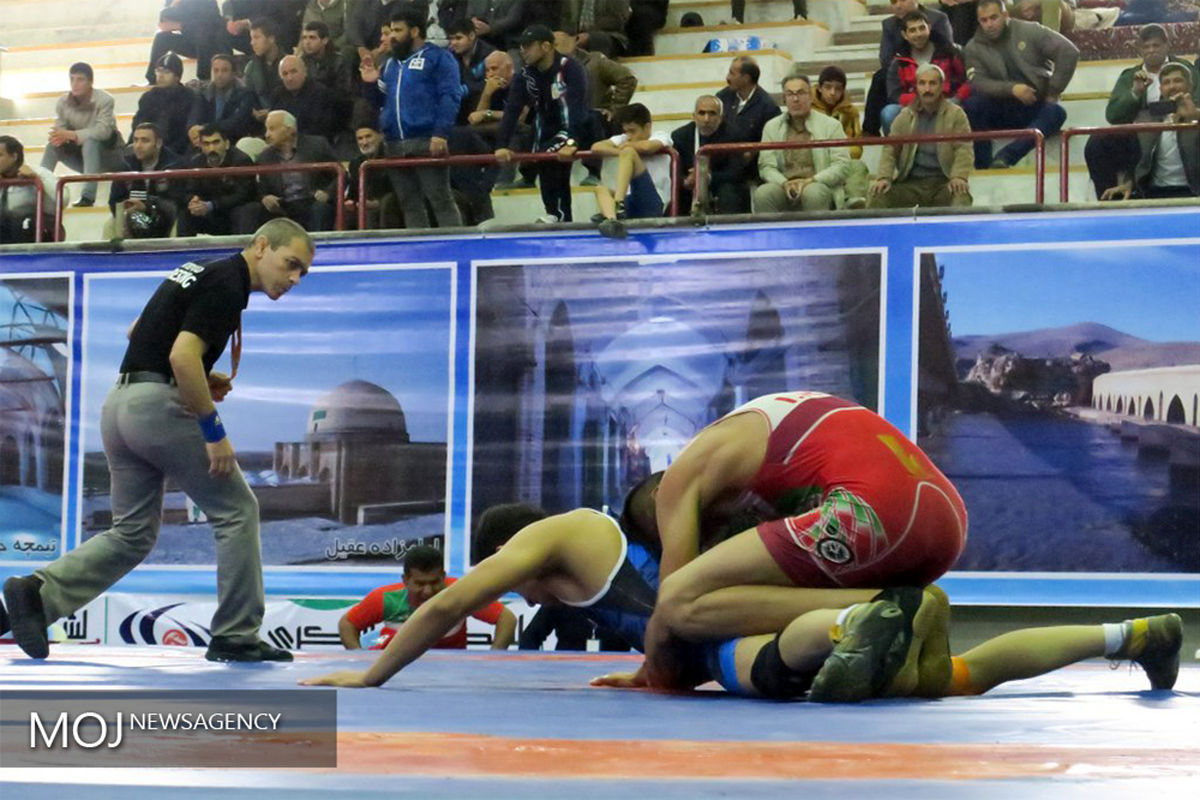 مسابقات کشتی فرنگی و آزاد قهرمانی نوجوانان کشور