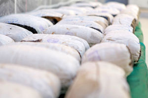 ناکامی زوج قاچاقچی در انتقال بیش از ۷۵ کیلو مواد مخدر