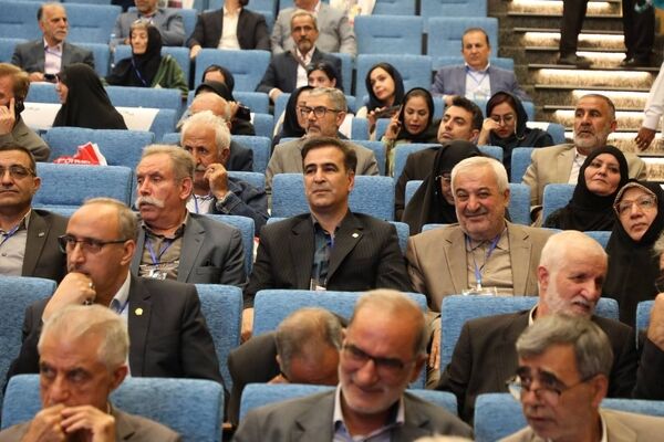 وزیر علوم از خیر دانشگاه محقق اردبیلی تجلیل کرد