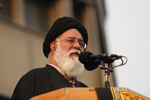 دشمن همیشه در کمین ماست و در هر جریانی دنبال فرصت است