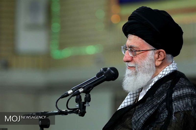 انقلاب اسلامی همچون پدیدهای زنده و با اراده، آمادهی تصحیح خطاهای خویش است