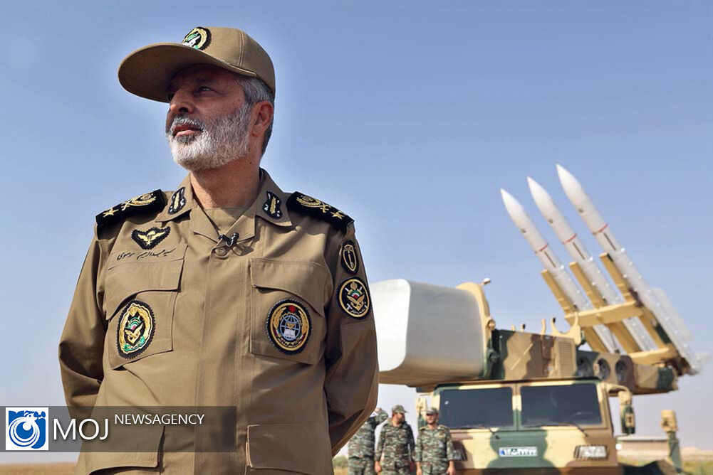 بازدید سرلشکر موسوی از یک مجتمع نیروی هوایی ارتش