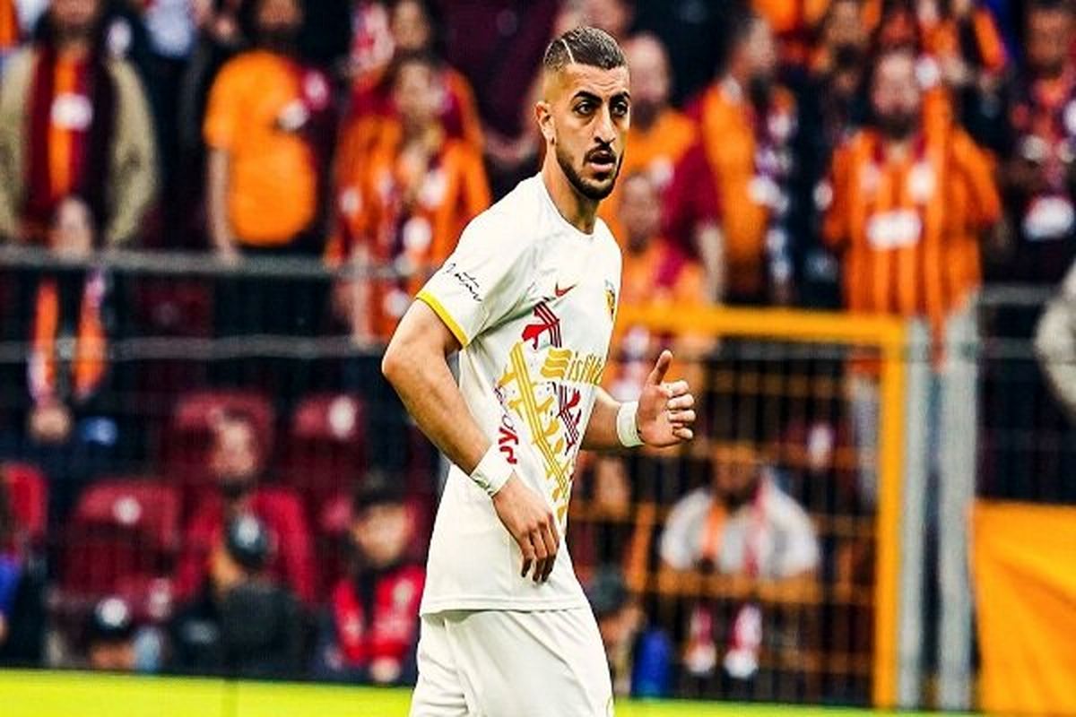 مجید حسینی مدافع ایرانی کایسری اسپور