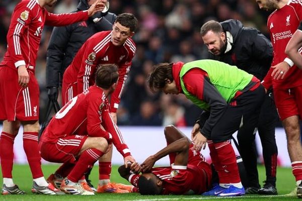 چلسی برد و لیورپول متوقف در لیگ انگلیس شد