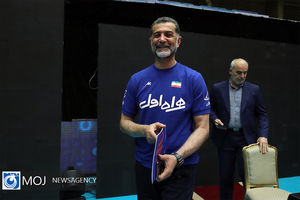  امیرحسین اسفندیار با ما قرارداد دارد و فکر نمی‌کنم به شهداب برود