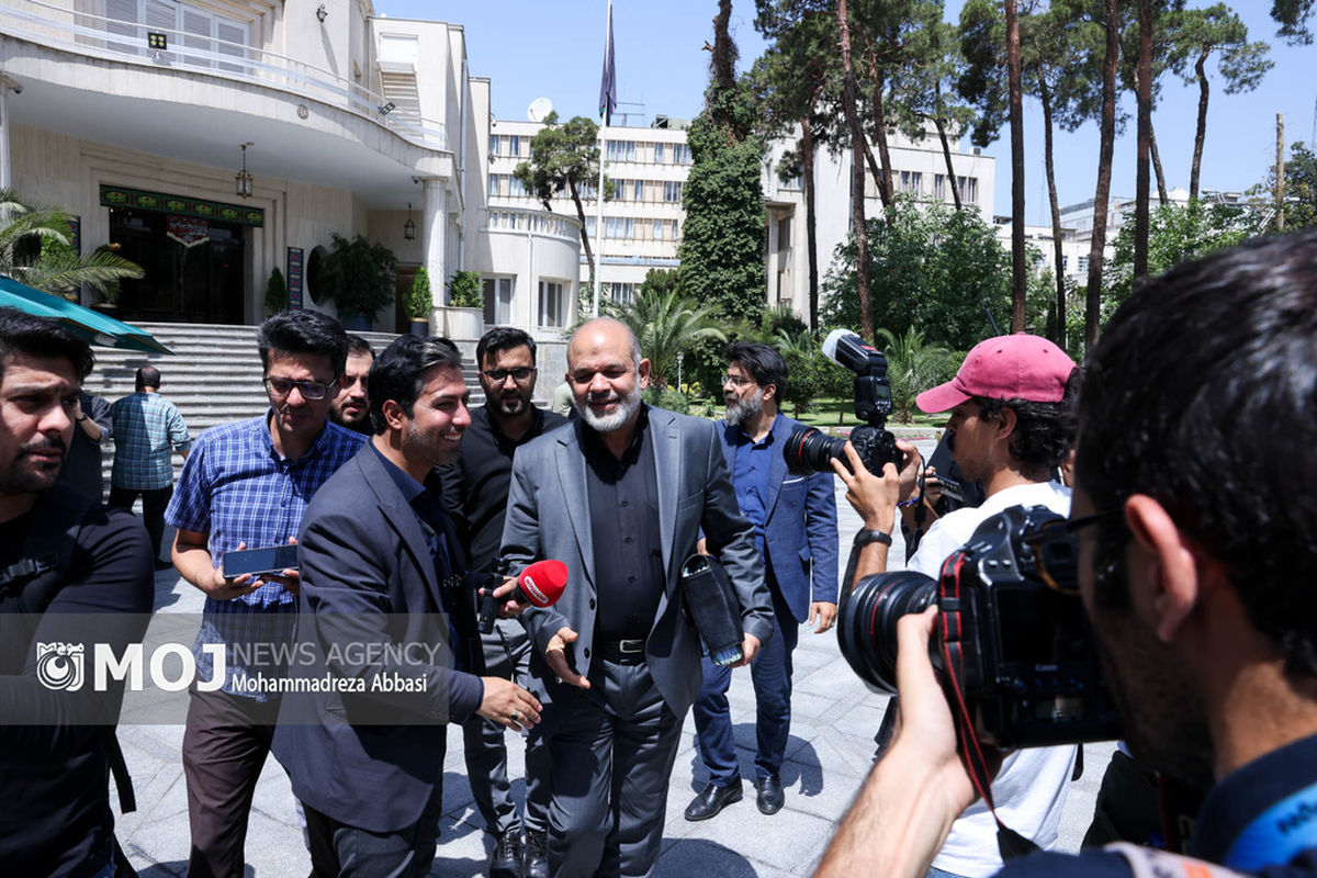 حاشیه جلسه هیات دولت - ۲۰ تیر