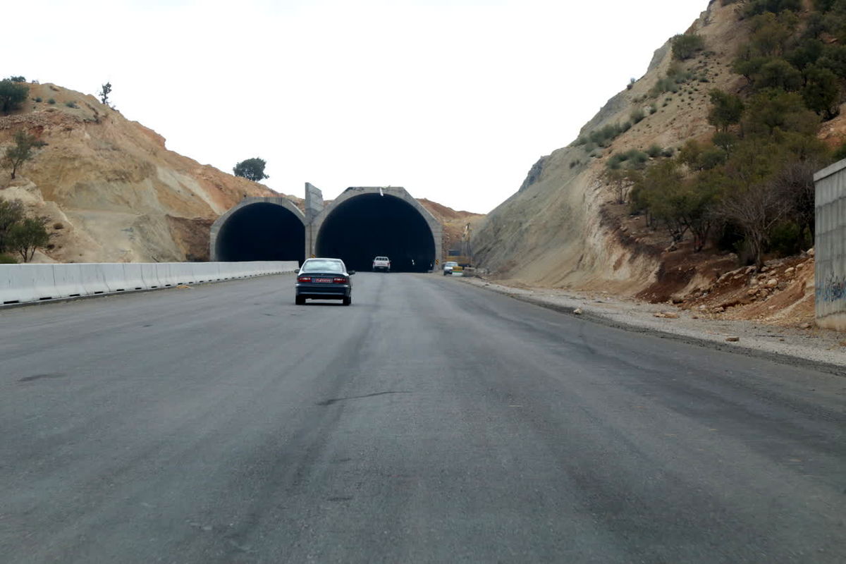 آزاد راه شیراز به اصفهان 