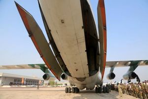 آغاز مرحله دوم رزمایش اقتدار ندسا با شلیک انبوه موشک‌ها + فیلم