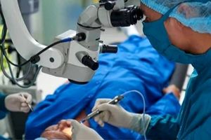 جراحی رایگان چشم با حضور اساتید برجسته کشور در قشم