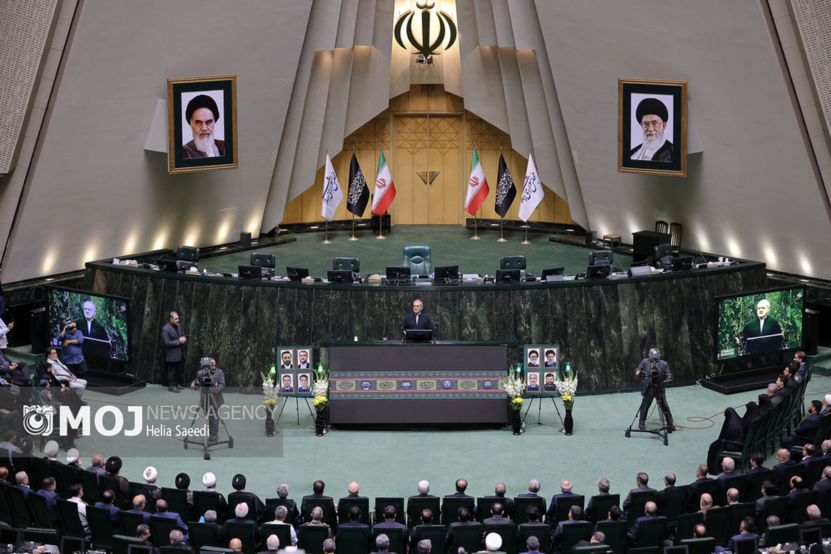 گرامیداشت شهدای خدمت در مجلس شورای اسلامی