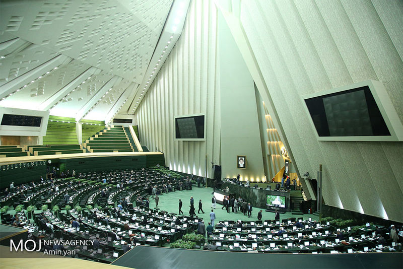 نمایندگان مجلس به مونسان و حاجی میرزایی رای اعتماد دادند