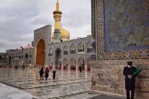 حال‌وهوای حرم رضوی در سالروز ولادت حضرت زینب (س) + فیلم