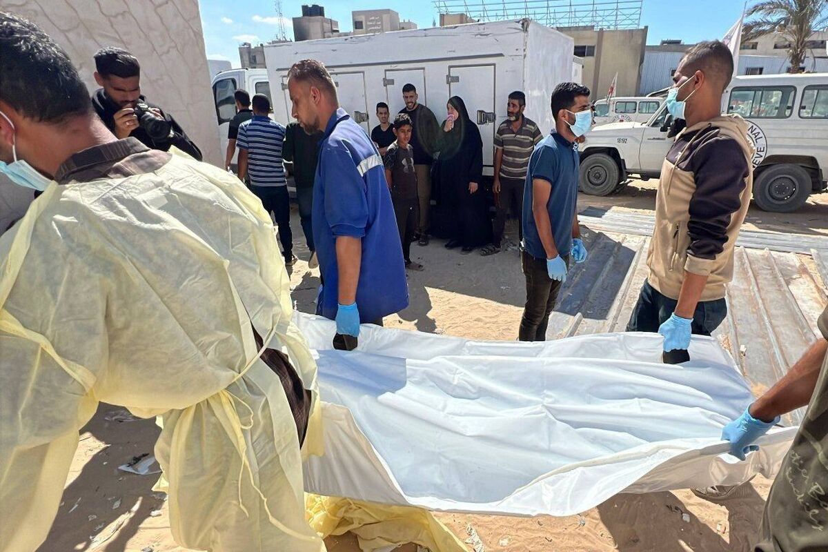 انتقال پیکر ۱۵ شهید فلسطینی در مرحله نخست توافق آتش‌بس غزه