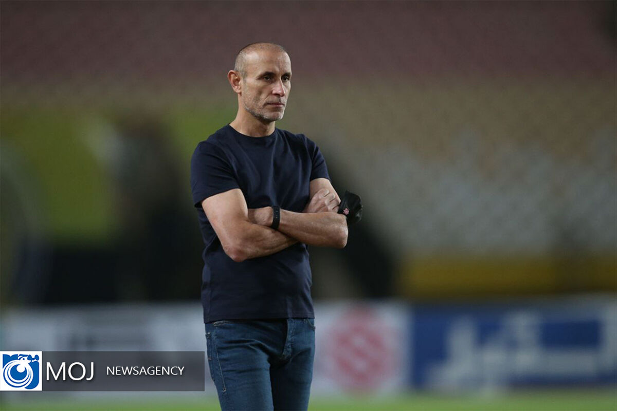 دیدار تیم‌ های فوتبال سپاهان و پرسپولیس