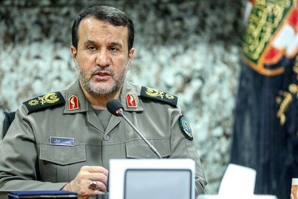 بسیج مکتب ایمان و خدمت است