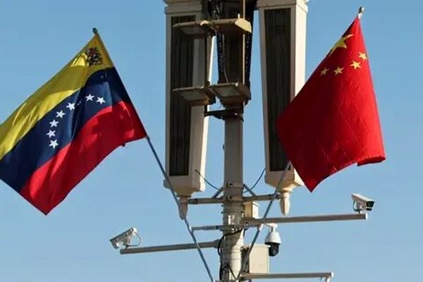 چین بر حمایت از ونزوئلا، مردم و دولت این کشور تاکید کرد