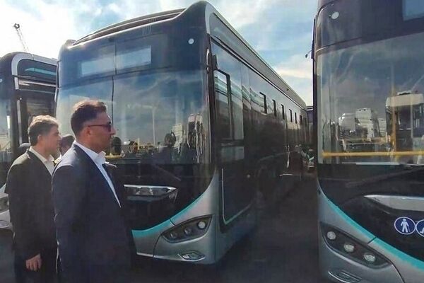 ۵۱ دستگاه اتوبوس از گمرک ترخیص شد